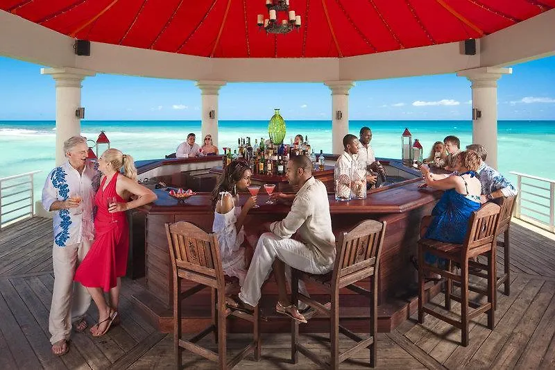Sandals Grande Riviera Beach & Villa Golf Resort Ocho Rios Hotel